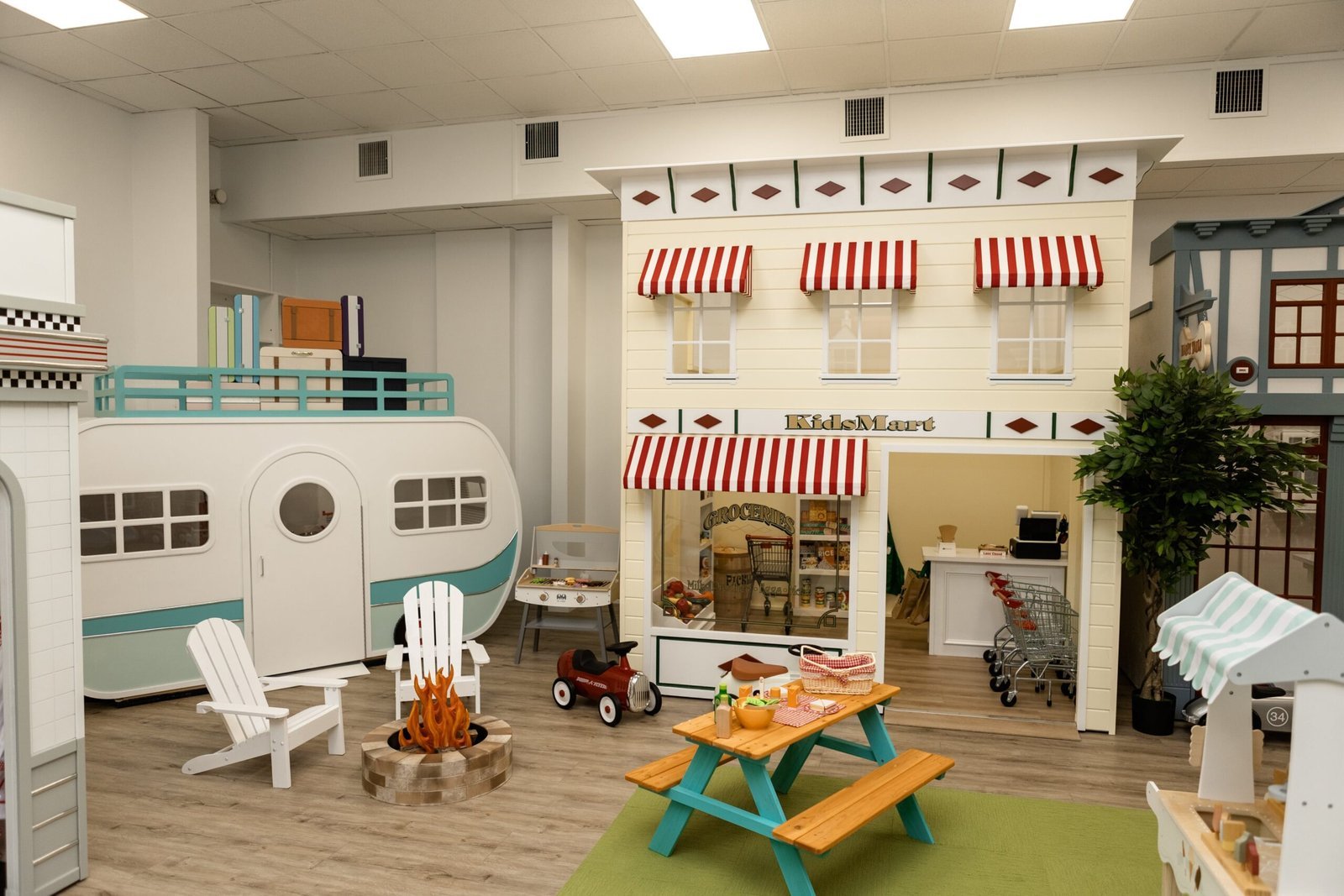 Kids Hideout pretend play indoor playground Fort Lauderdale